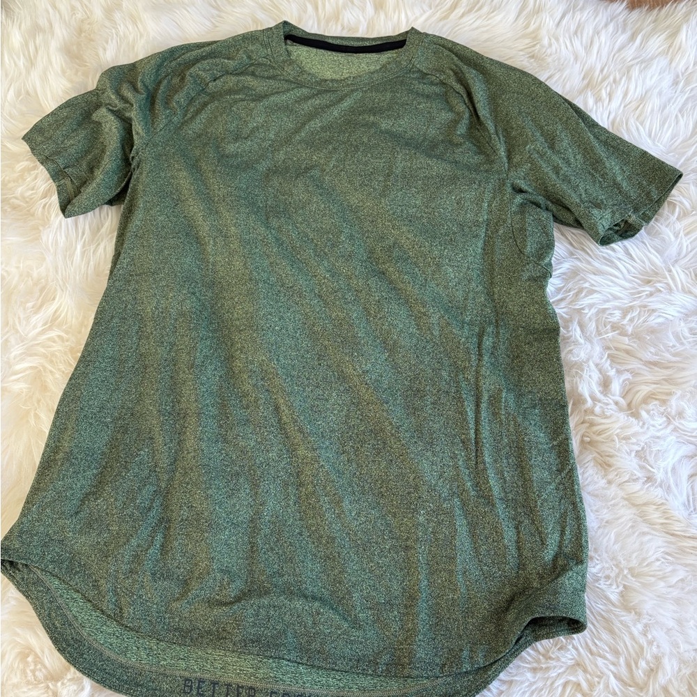 Lululemon License to Train dark Green Short Sleeve Athletic Shirt